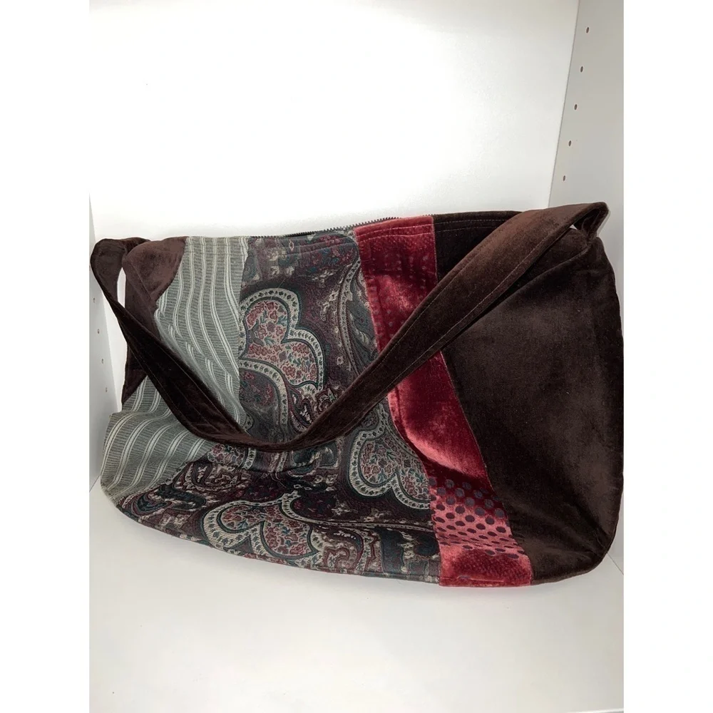 Koos OF COURSE Paisley Print Velvet Handbag